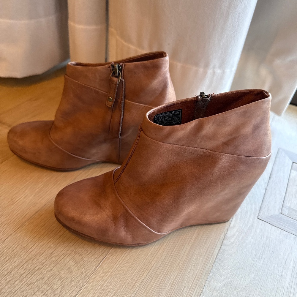 UGG brown leather booties